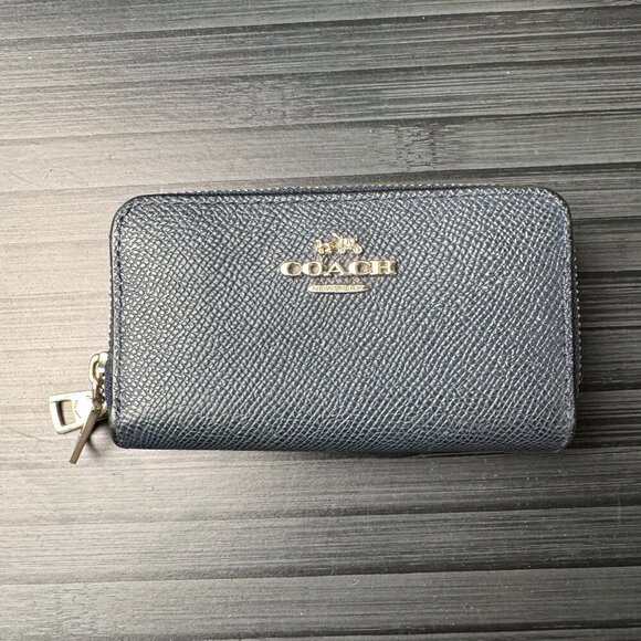 Coach Zip Around Long Wallet Used|Authentic - Picture 1 of 3